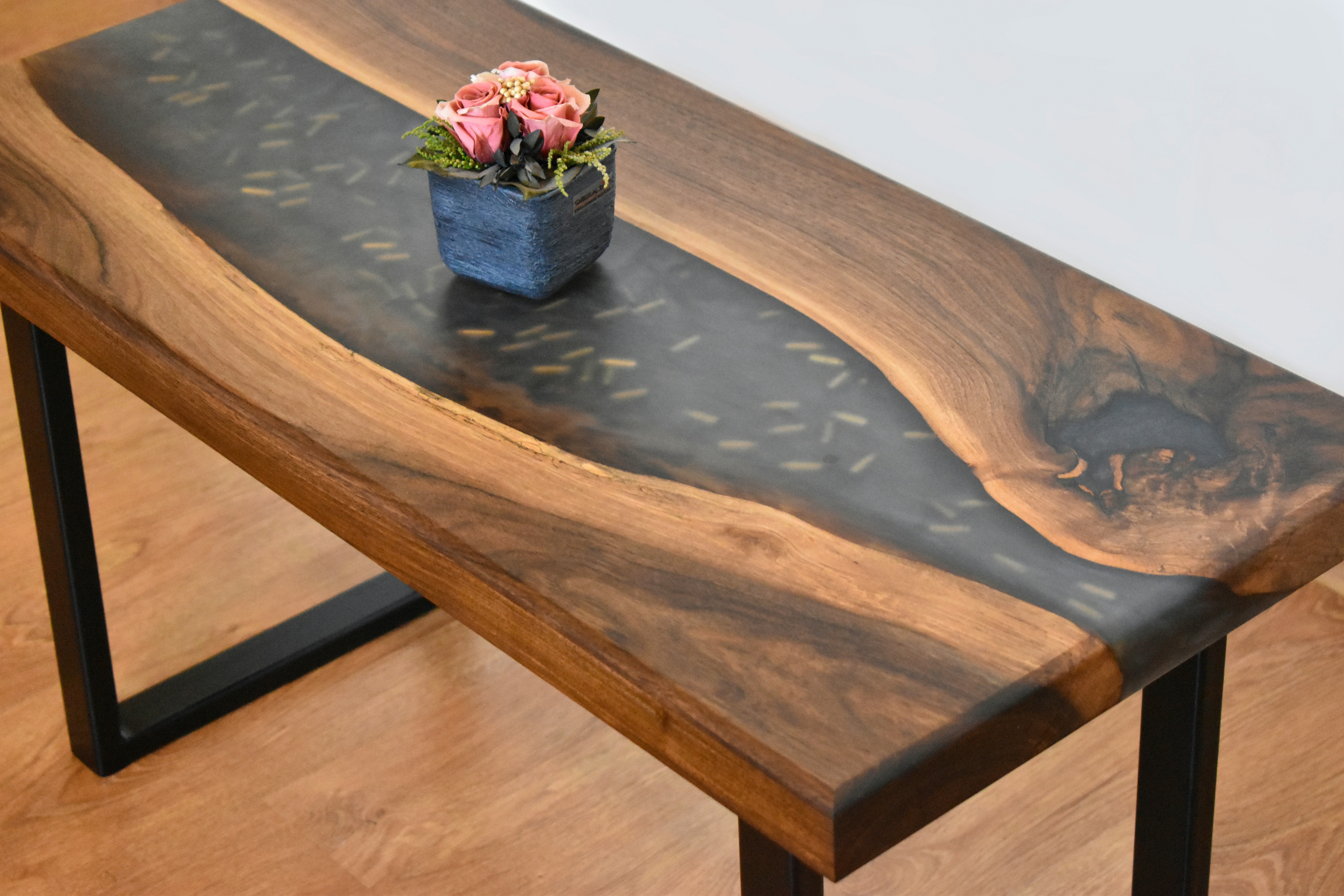 Drewniane stoły na zamówienie - idealne rozwiązanie dla Twojego wnętrza